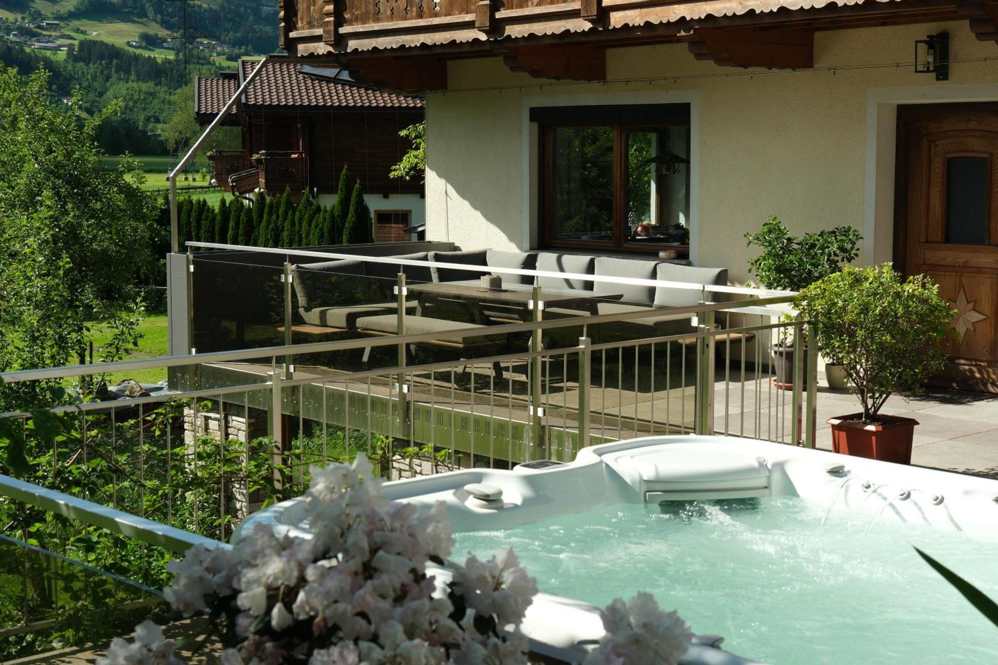 Apart Moidl Mit Privatem Pool Hart im Zillertal Esterno foto